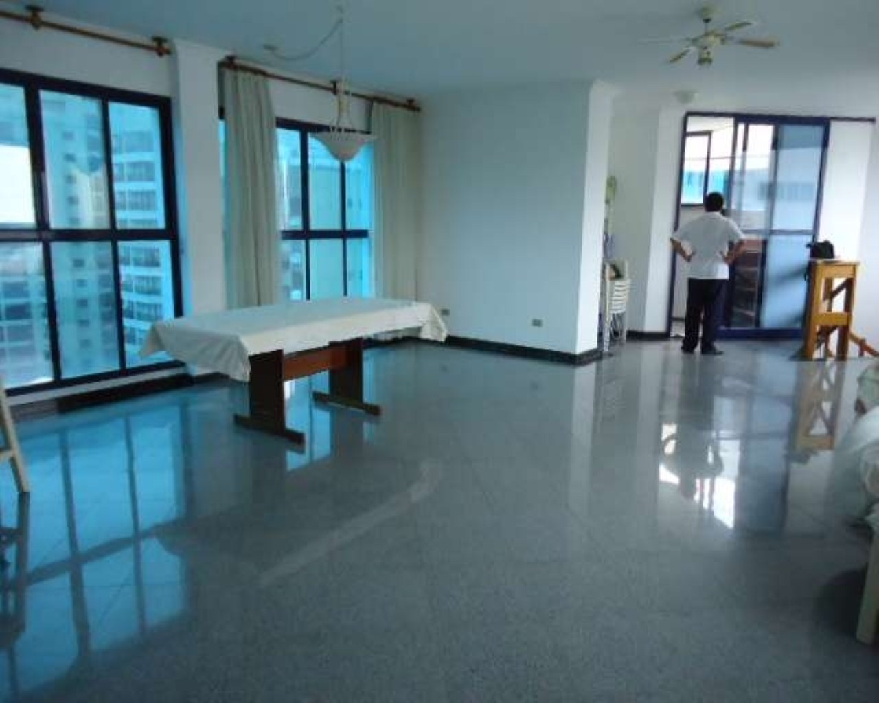 Cobertura duplex a venda no Guarujá Praia de Pitangueiras em Pitangueiras, Guarujá — foto 3