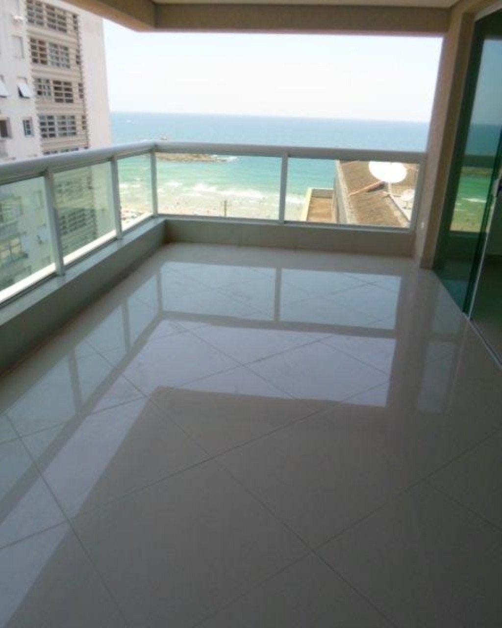 Apartamento  à venda no Guarujá na Praia das Pitangueiras. em Pitangueiras, Guarujá — foto 2