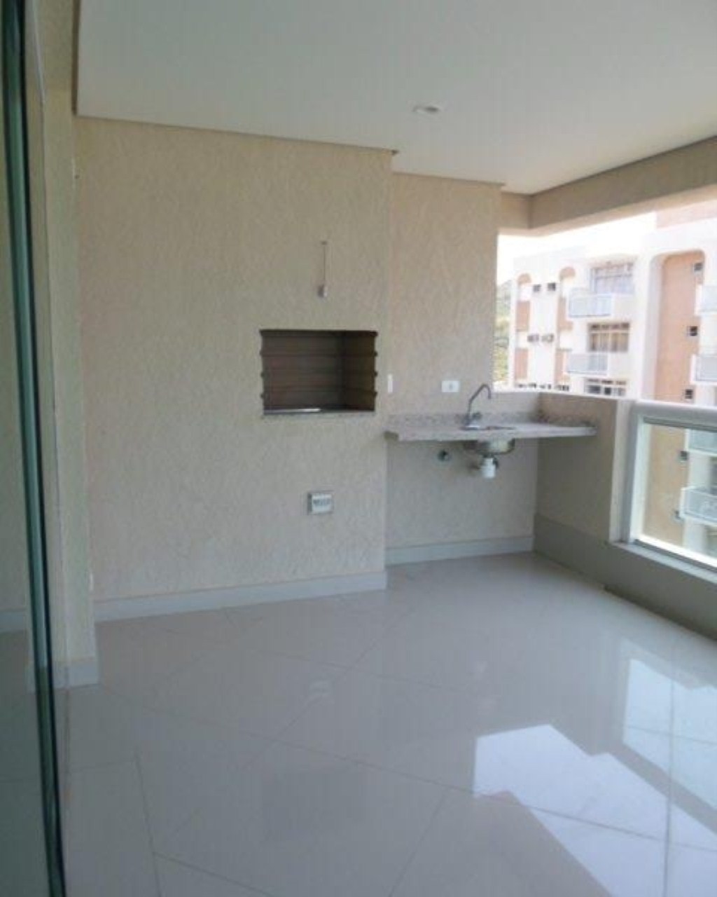 Apartamento  à venda no Guarujá na Praia das Pitangueiras. em Pitangueiras, Guarujá — foto 3