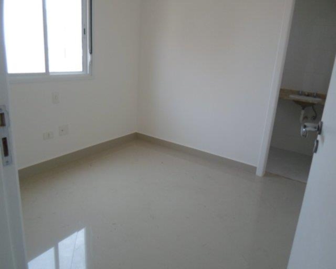 Apartamento  à venda no Guarujá na Praia das Pitangueiras. em Pitangueiras, Guarujá — foto 14