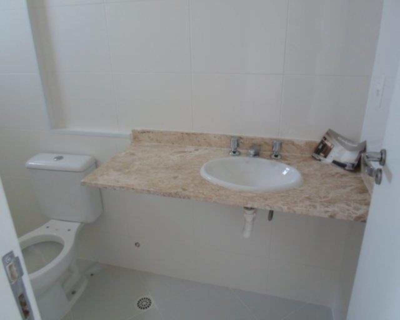 Apartamento  à venda no Guarujá na Praia das Pitangueiras. em Pitangueiras, Guarujá — foto 24