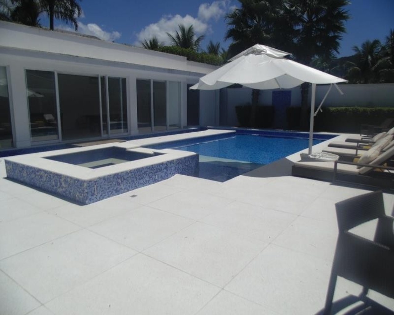 Oportunidade casa no Acapulco, Guarujá em Jardim Acapulco, Guarujá — foto 2
