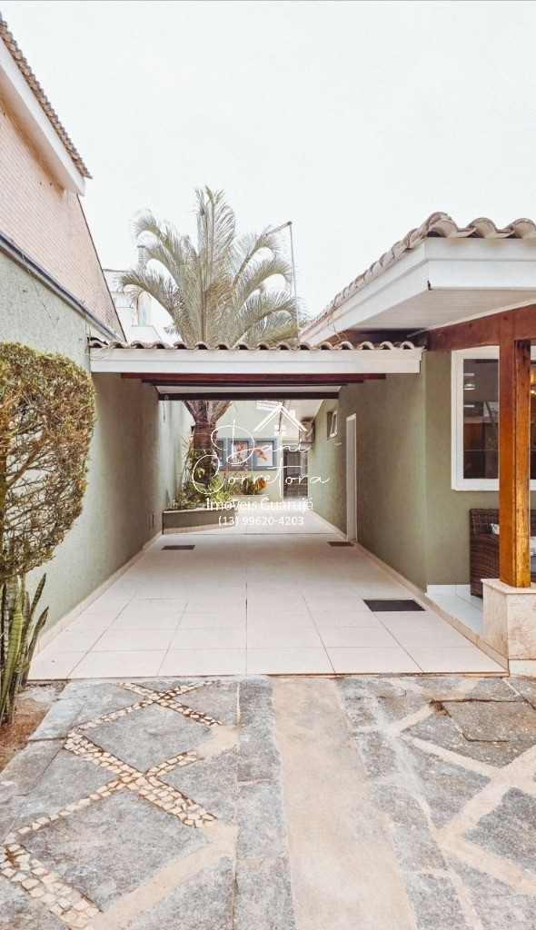 Imperdível: Casa à venda em Guarujá-SP, Balneário Praia do Pernambuco, 3 quartos, 1 suíte, 4 banheiros, 4 vagas, 150m². em Balneário Praia do Pernambuco, Guarujá — foto 4