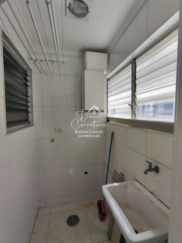 Apartamento reformado próximo a praia, Astúrias em Vila Alzira, Guarujá — foto 17