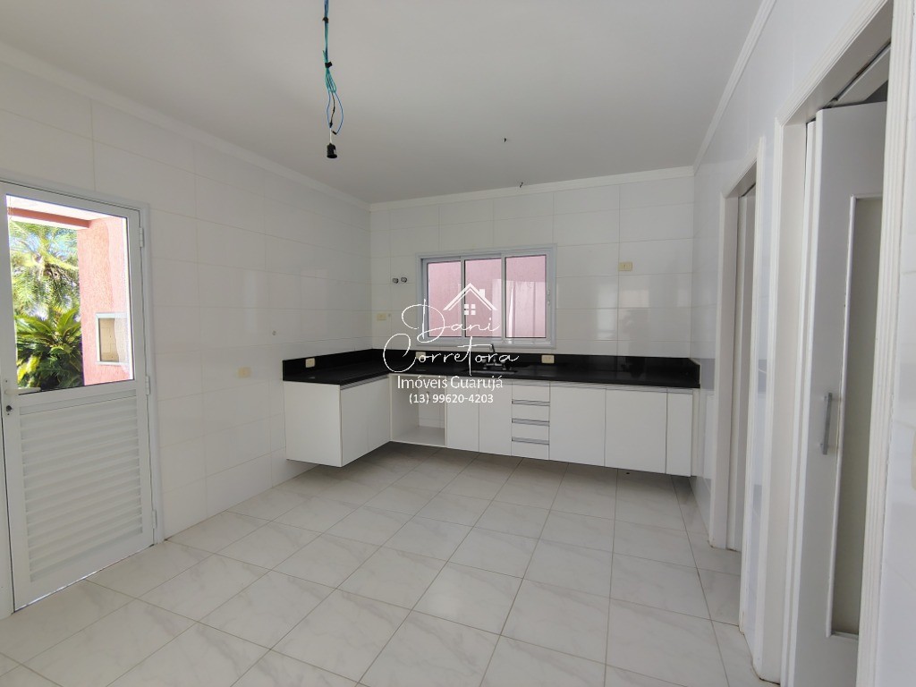Casa nova a venda ou locação no Balneário Praia do Pernambuco em Guarujá-SP: 4 quartos, 4 suítes, 5 banheiros, 2 vagas, 300m². em Balneário Praia do Pernambuco, Guarujá — foto 5
