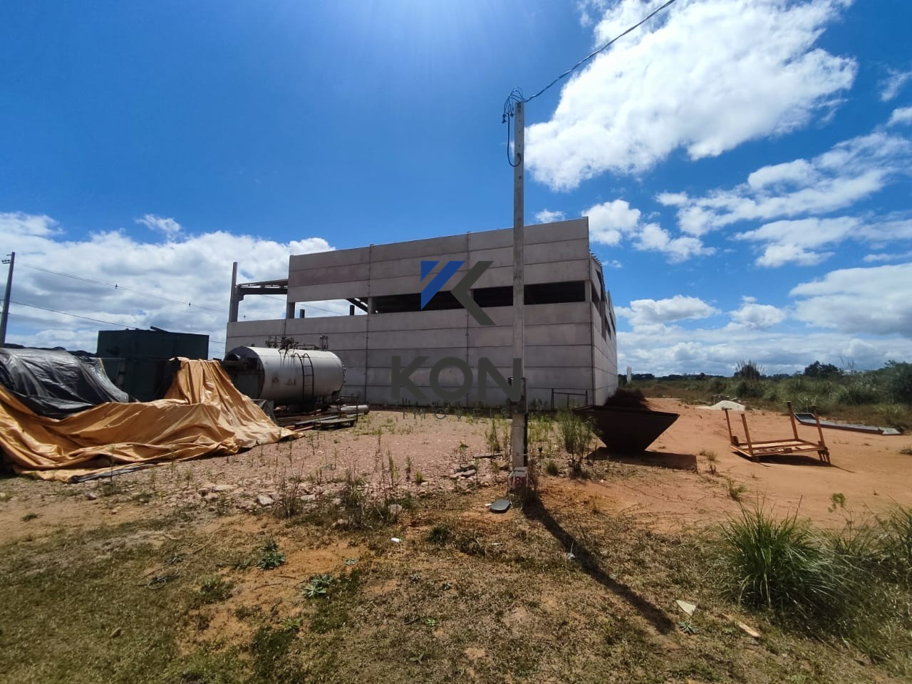Galpão industrial à venda dentro do conceituado condomínio e