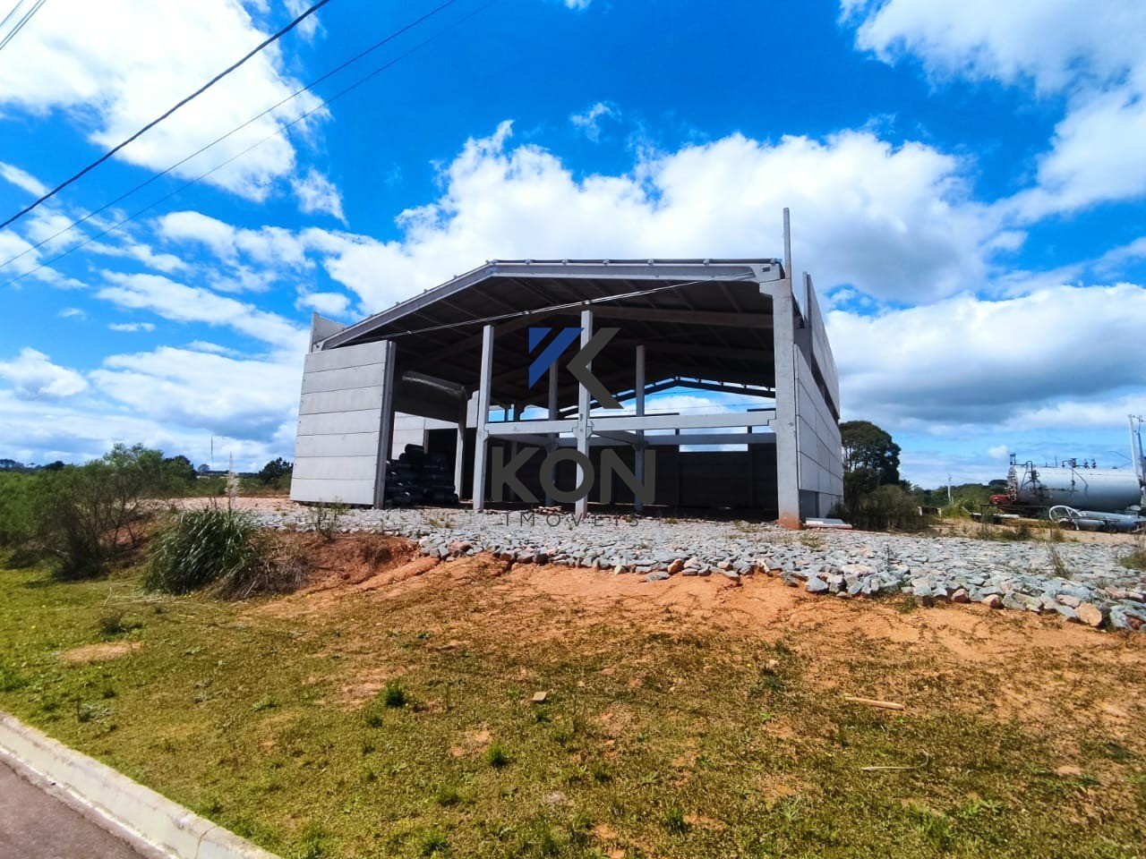 Galpão industrial à venda dentro do conceituado condomínio e