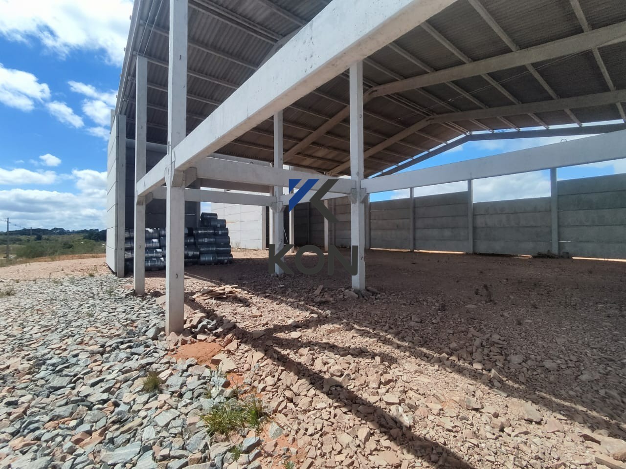 Galpão industrial à venda dentro do conceituado condomínio e