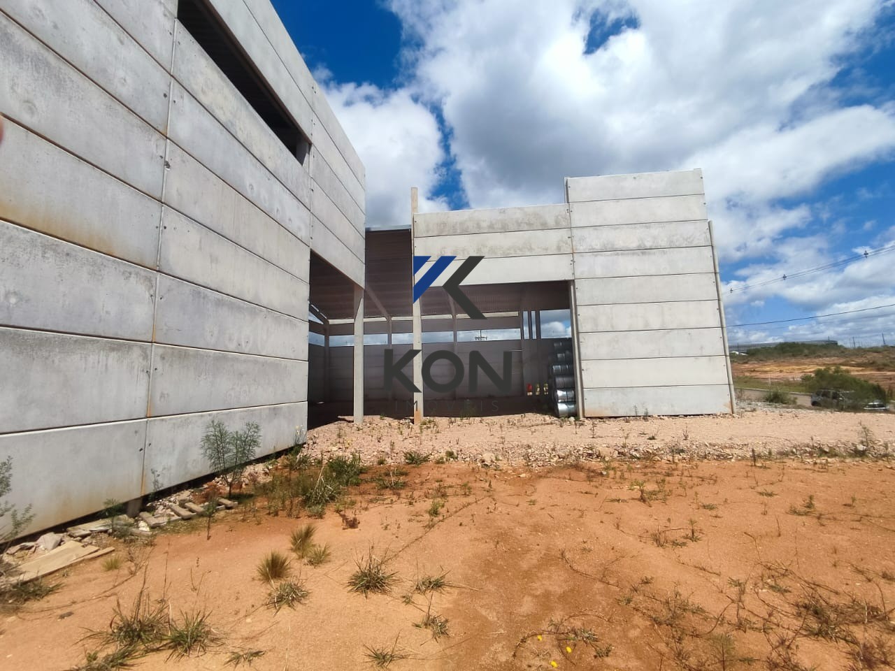 Galpão industrial à venda dentro do conceituado condomínio e