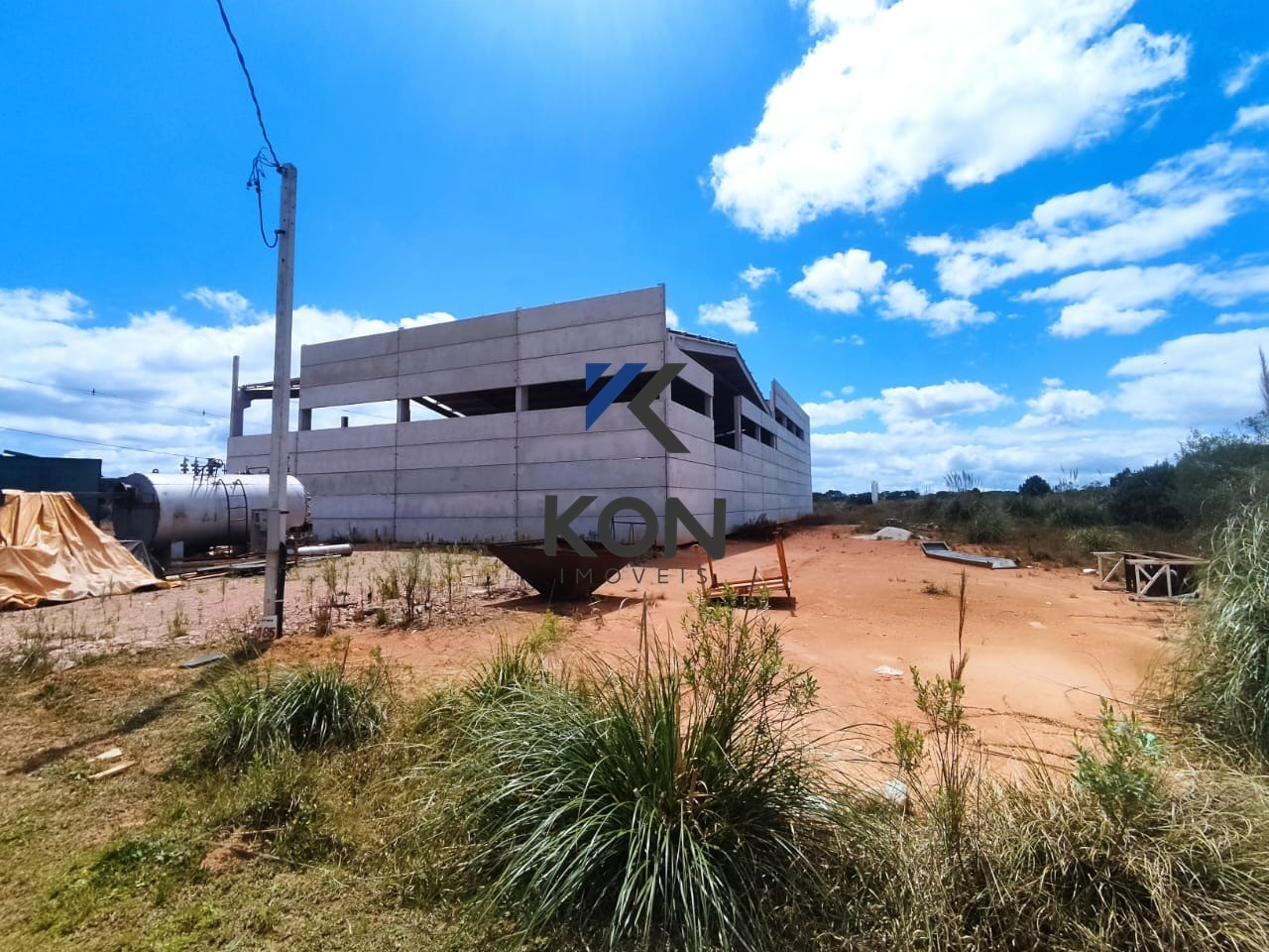 Galpão industrial à venda dentro do conceituado condomínio e