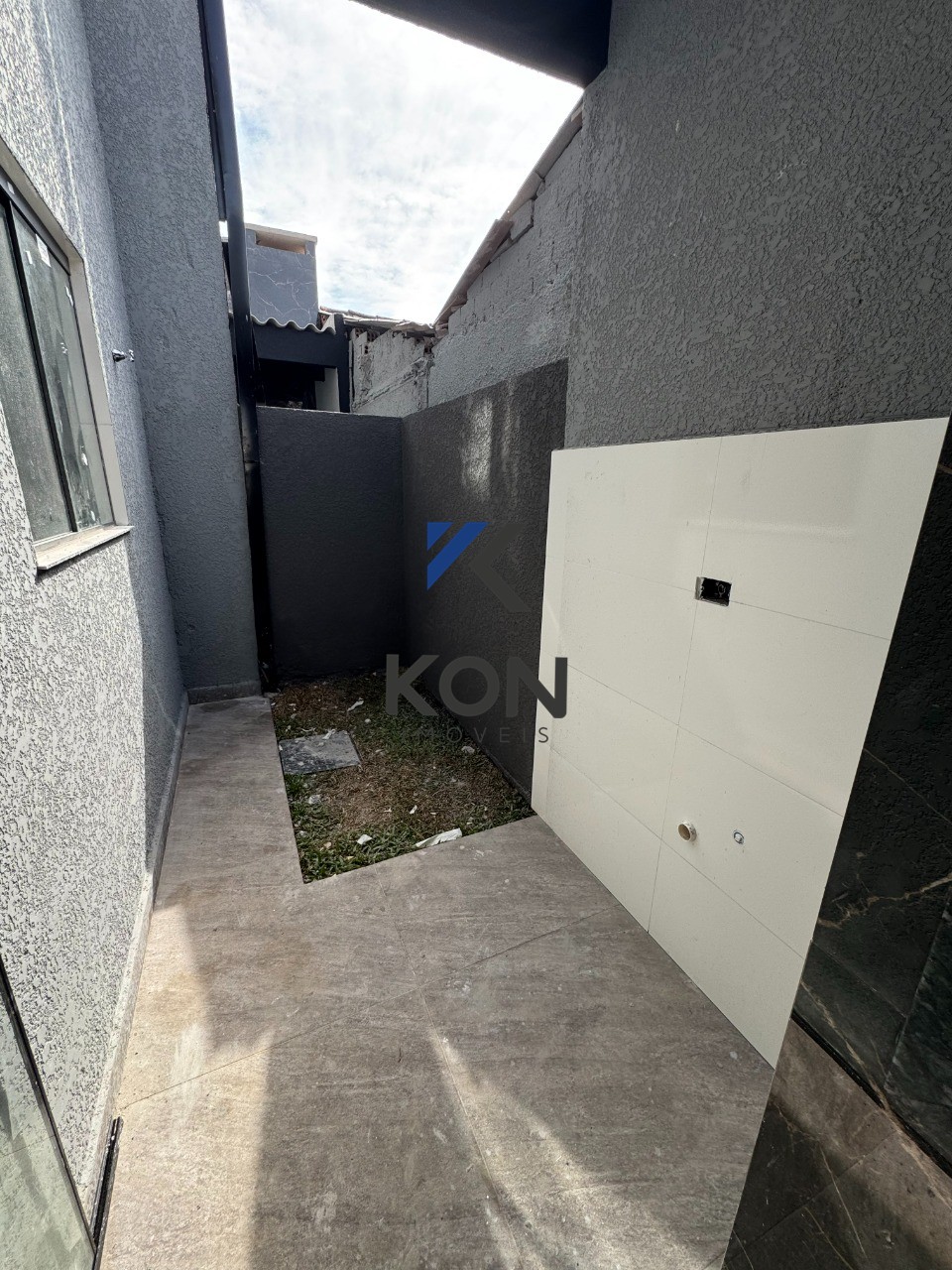 Sobrado de três quartos a venda no umbara em curitiba pr