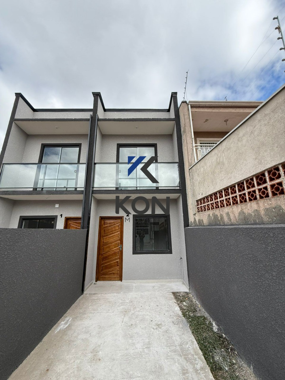 Sobrado de frente para a rua excelente oportunidade no tatuq