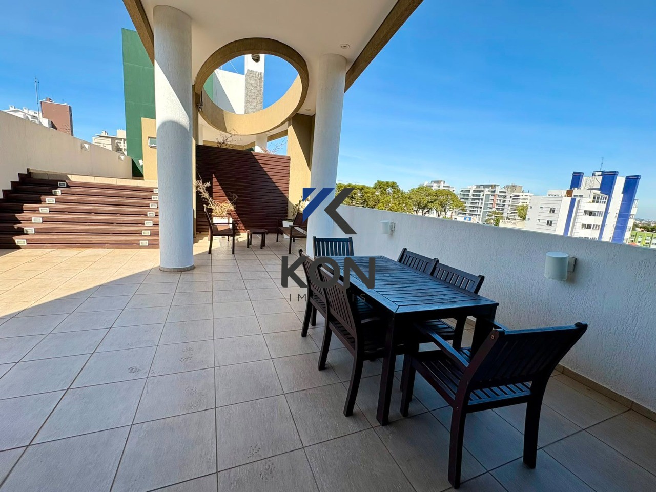 Apartamento a Venda no Seminário - Custo-Benefício Único, 2 Quartos, Face Noroeste e Vaga Coberta - Avenida Silva Jardim