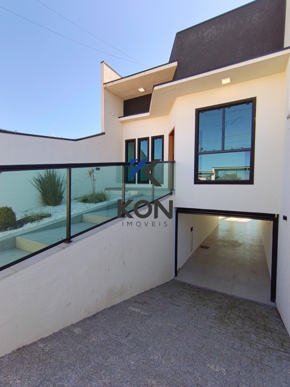 Casa à Venda em Fazenda Rio Grande 3 Quartos, Suíte, Área Gourmet e 160m²