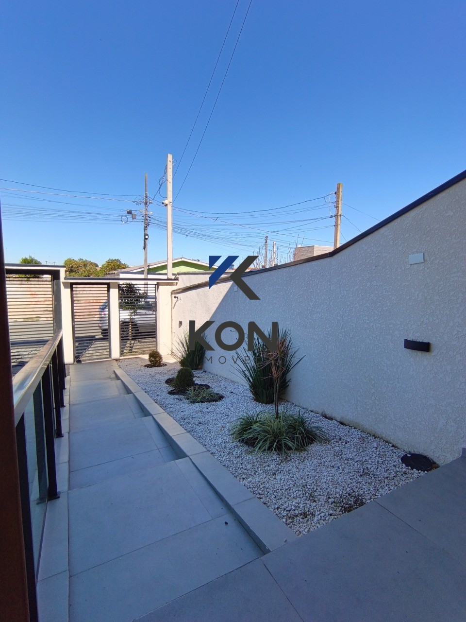Casa à Venda em Fazenda Rio Grande 3 Quartos, Suíte, Área Gourmet e 160m²