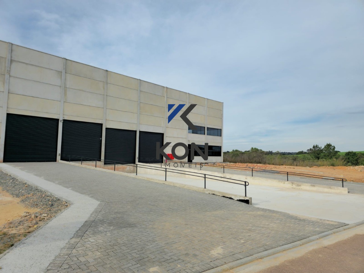Galpão/deposito/armazem com 2.700m² para locação em condomin