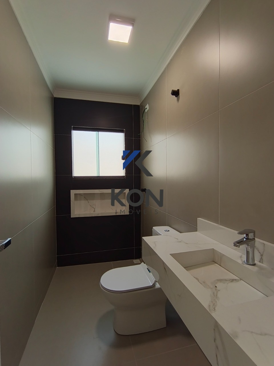 Casa à Venda em Fazenda Rio Grande 3 Quartos, Suíte, Área Gourmet e 160m²