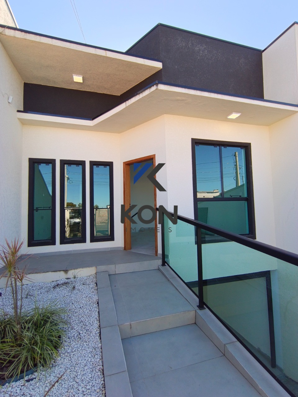 Casa à Venda em Fazenda Rio Grande 3 Quartos, Suíte, Área Gourmet e 160m²