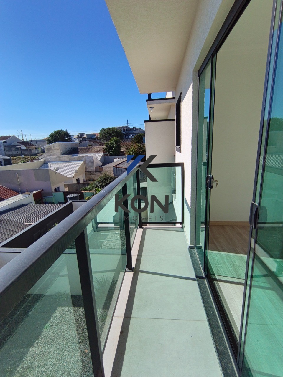 Casa à Venda em Fazenda Rio Grande 3 Quartos, Suíte, Área Gourmet e 160m²