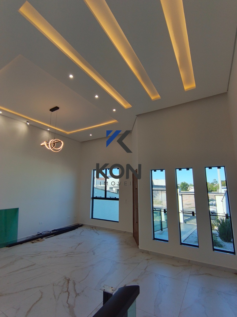 Casa à Venda em Fazenda Rio Grande 3 Quartos, Suíte, Área Gourmet e 160m²