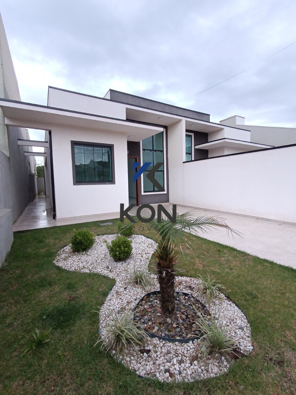 Casa de alto padrão à venda em Fazenda Rio Grande-PR, bairro Eucaliptos: 3 quartos, 1 suíte, 3 salas, 2 banheiros, 1 vaga, 73,00m².