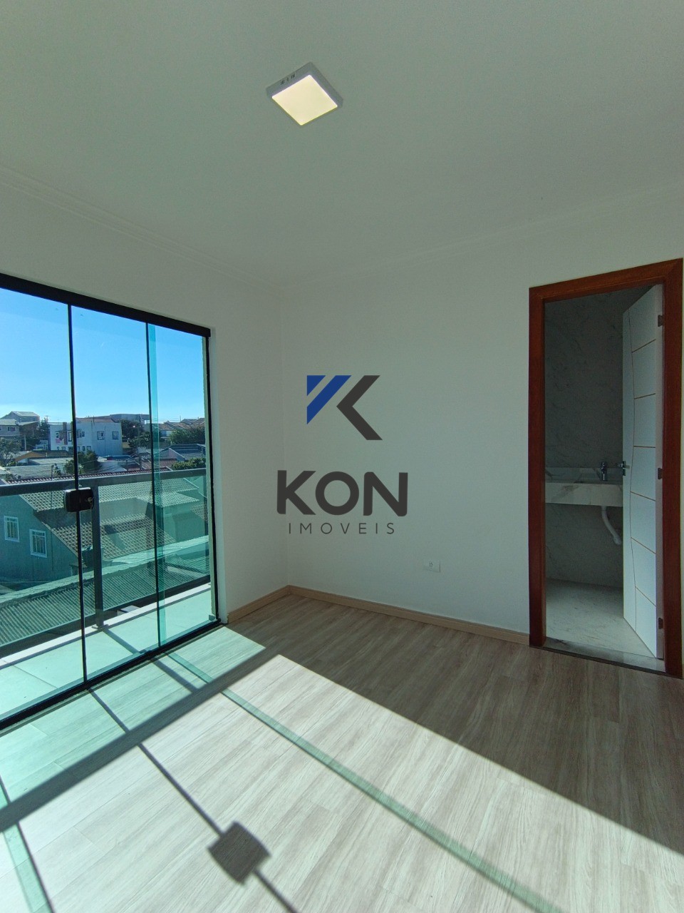 Casa à Venda em Fazenda Rio Grande 3 Quartos, Suíte, Área Gourmet e 160m²