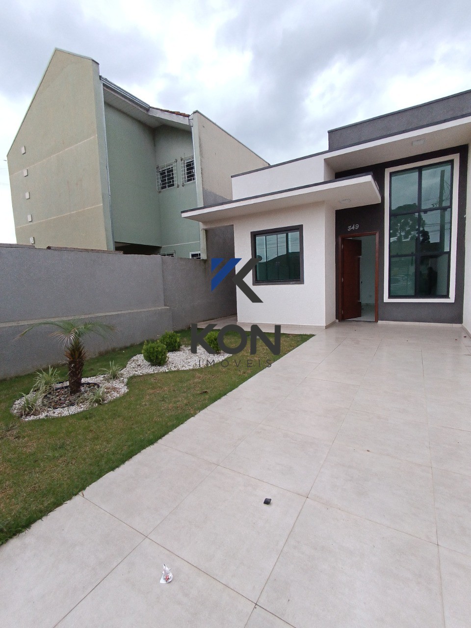 Casa de alto padrão à venda em Fazenda Rio Grande-PR, bairro Eucaliptos: 3 quartos, 1 suíte, 3 salas, 2 banheiros, 1 vaga, 73,00m².