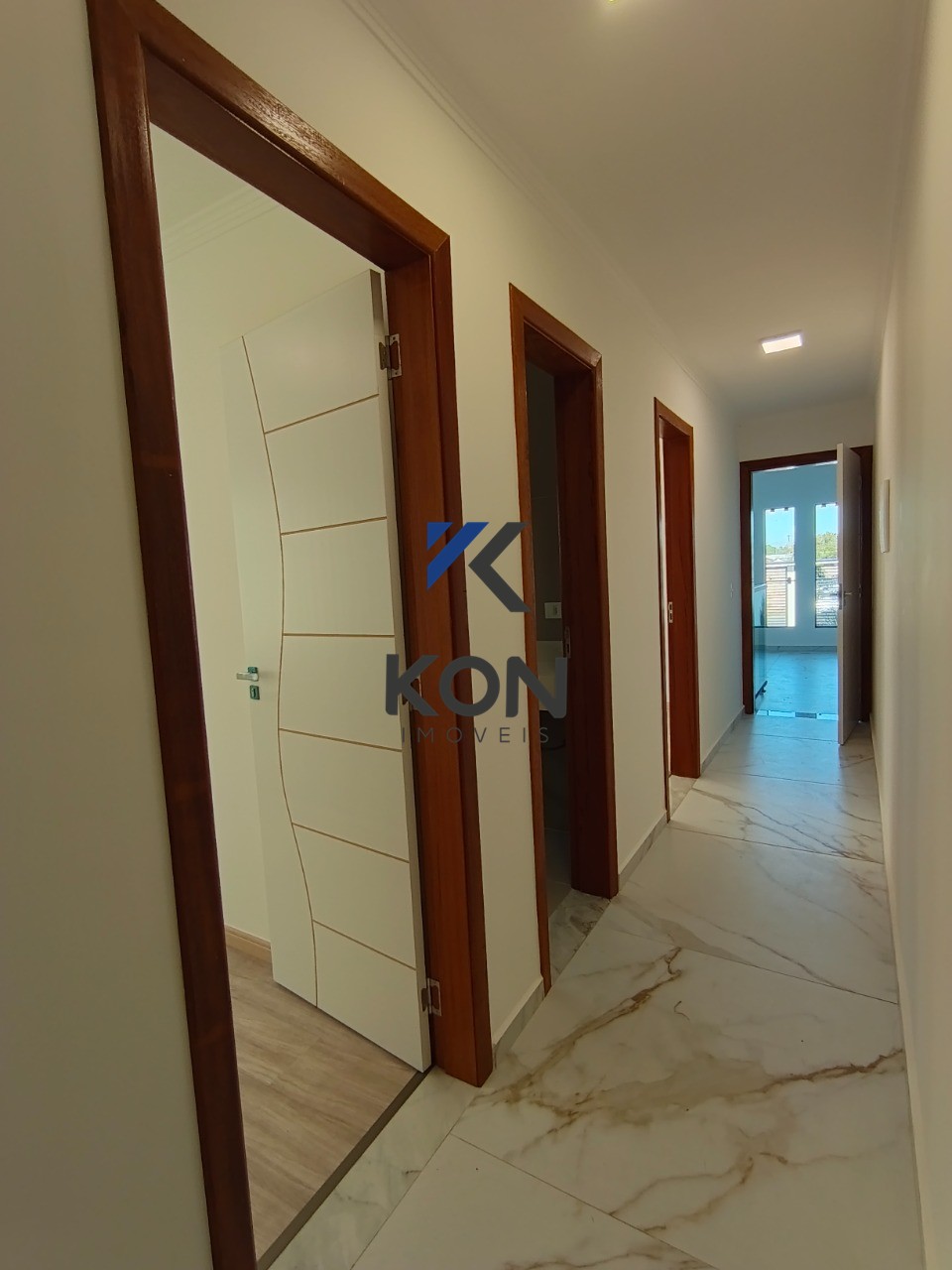 Casa à Venda em Fazenda Rio Grande 3 Quartos, Suíte, Área Gourmet e 160m²