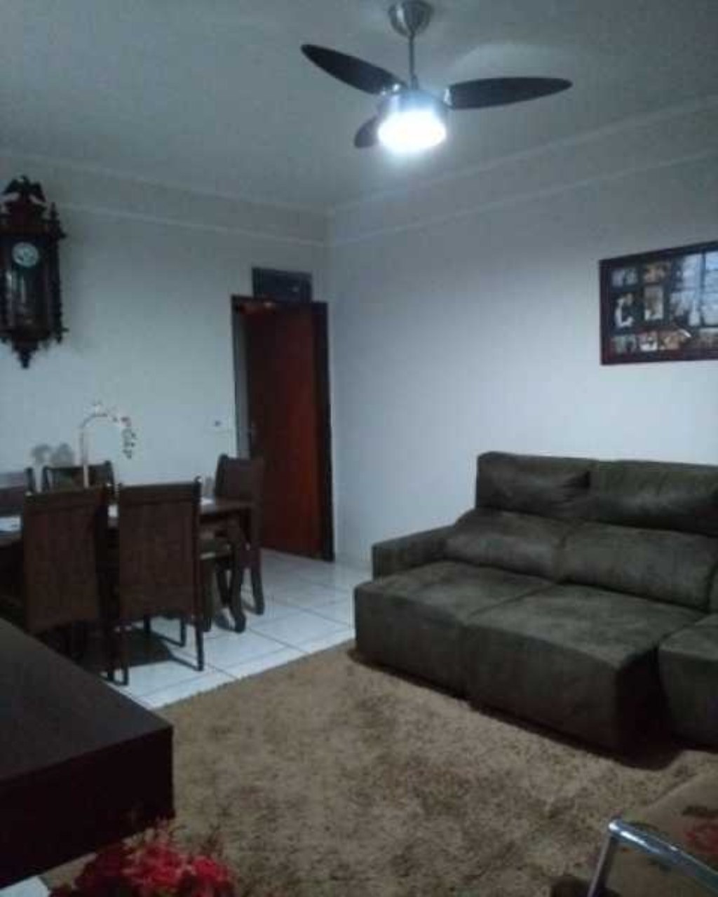 Casa de rua - / Residencial / Jardim Zara