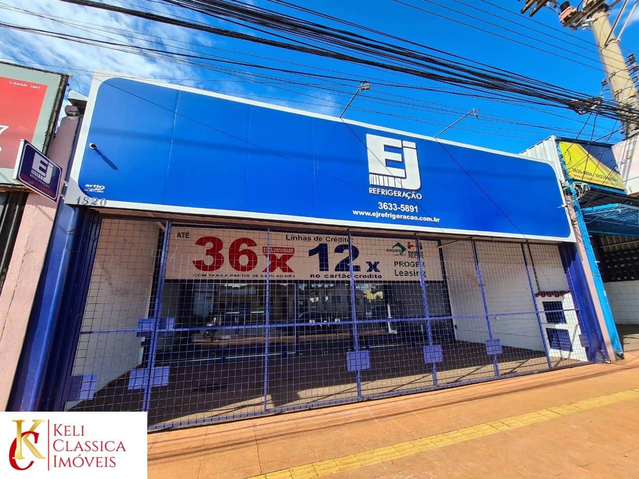 Salão comercial disponível para venda ou locação: Possui escritórios com ar condicionado, banheiros, todo coberto e reformado.