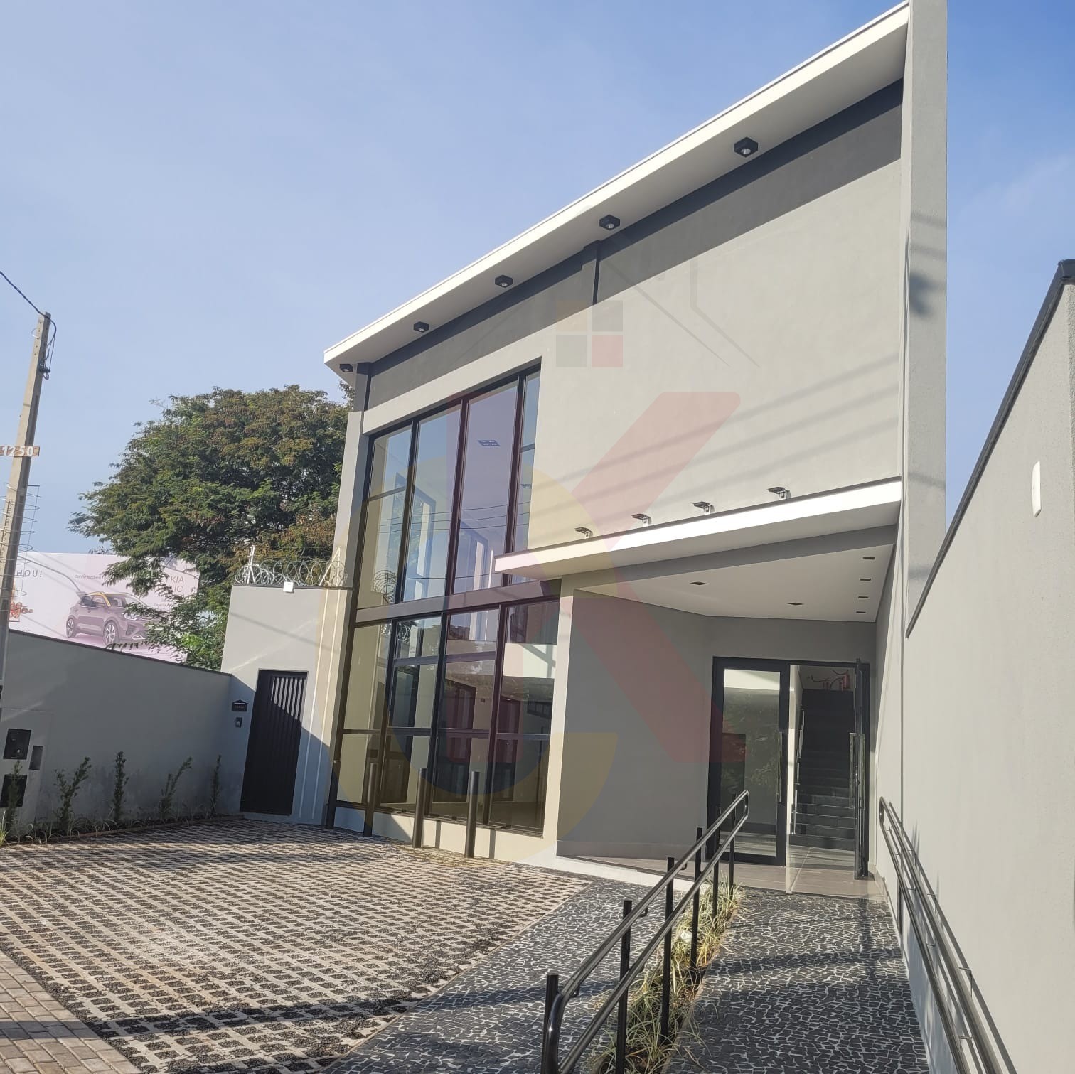 Salão comercial maravilhoso para locação na Zona Sul de RP. Recém construído, 246m2 de área total