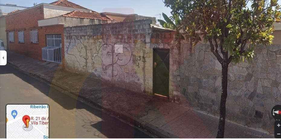 Terreno disponível para venda: Possui um amplo espaço para construção.