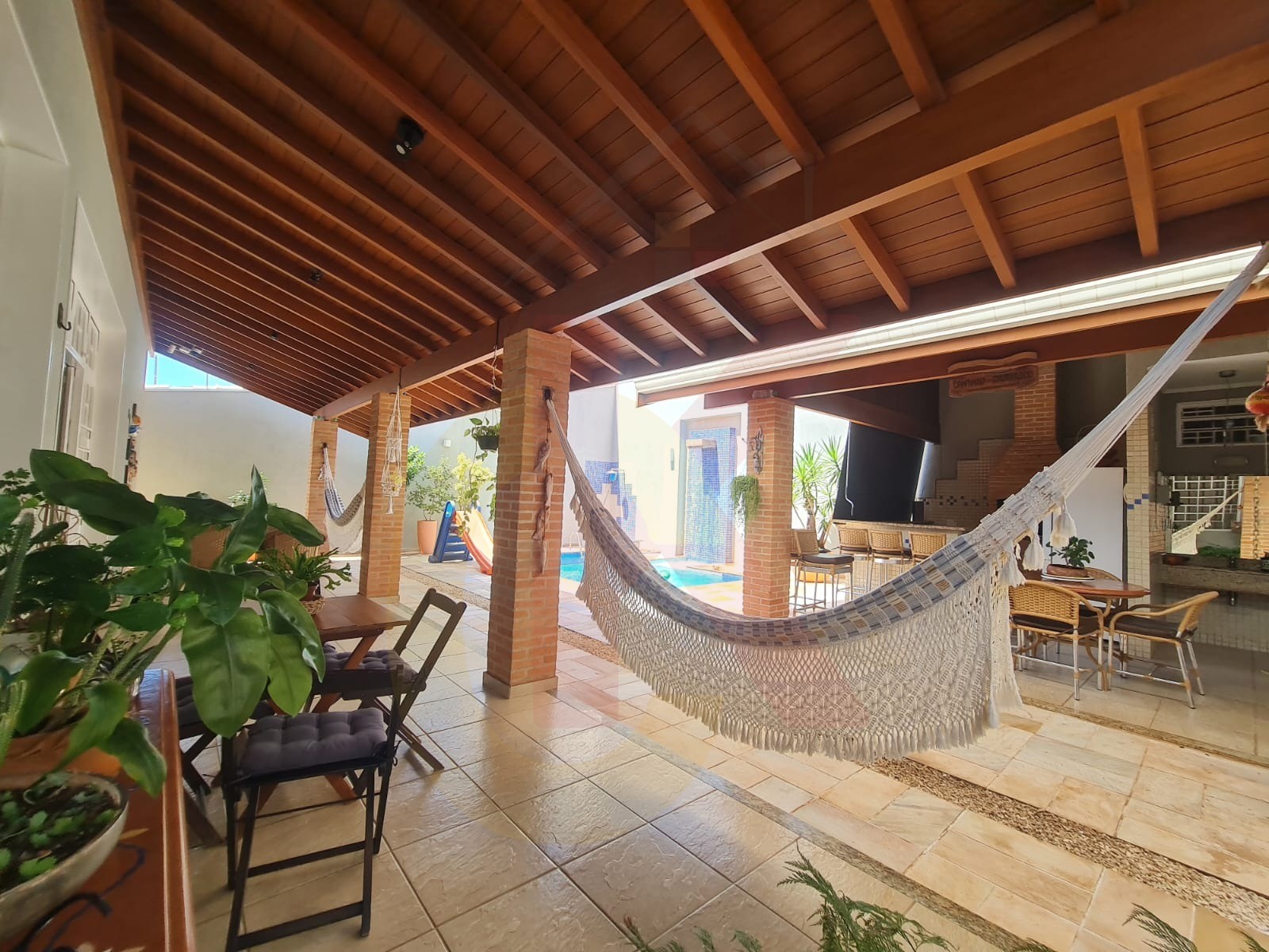 Casa de luxo à venda na City Ribeirão, Ribeirão Preto-SP: 6 quartos sendo 4 suítes, 3 salas, 5 banheiros, 24 vagas, 435,13 m² de construção