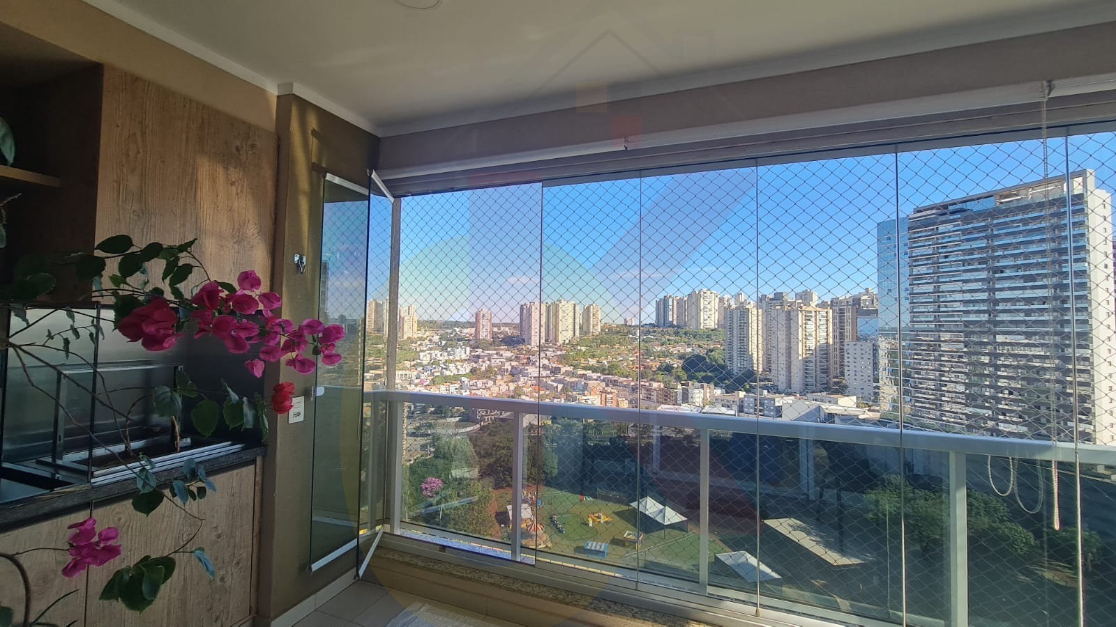 Venda de Apartamento de Luxo no Jardim Botânico, Ribeirão Preto-SP: 3 quartos, 1 suíte, 3 salas, 4 banheiros, 2 vagas, 124m².