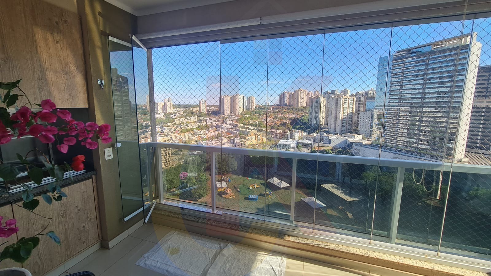 Venda de Apartamento de Luxo no Jardim Botânico, Ribeirão Preto-SP: 3 quartos, 1 suíte, 3 salas, 4 banheiros, 2 vagas, 124m².