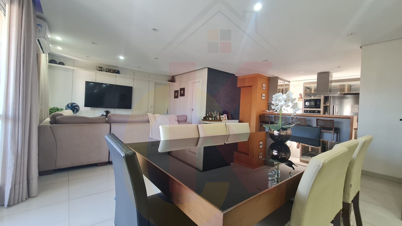 Venda de Apartamento de Luxo no Jardim Botânico, Ribeirão Preto-SP: 3 quartos, 1 suíte, 3 salas, 4 banheiros, 2 vagas, 124m².