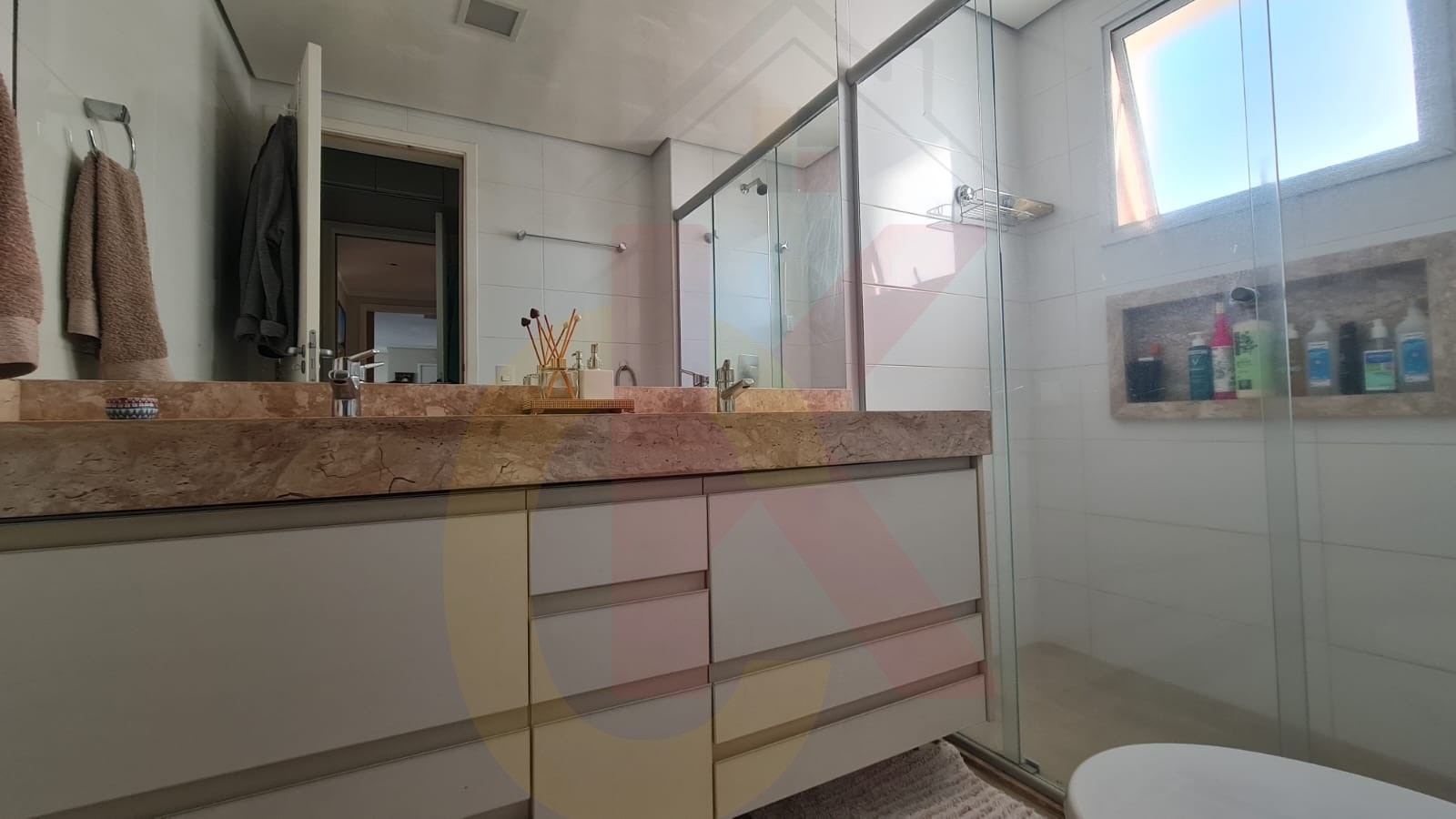 Venda de Apartamento de Luxo no Jardim Botânico, Ribeirão Preto-SP: 3 quartos, 1 suíte, 3 salas, 4 banheiros, 2 vagas, 124m².