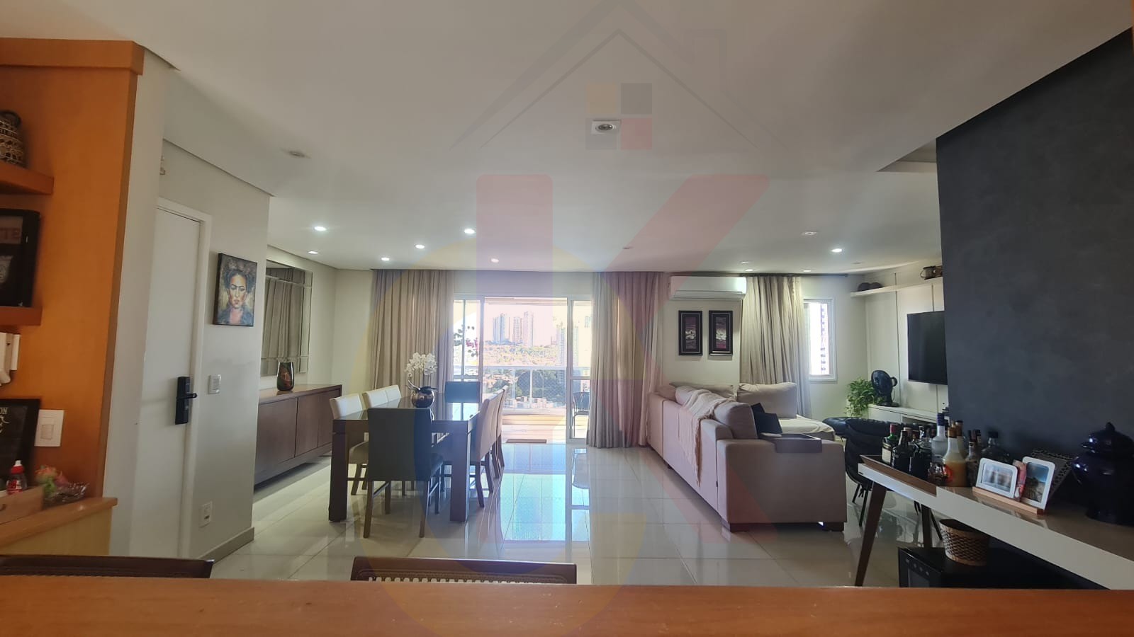 Venda de Apartamento de Luxo no Jardim Botânico, Ribeirão Preto-SP: 3 quartos, 1 suíte, 3 salas, 4 banheiros, 2 vagas, 124m².
