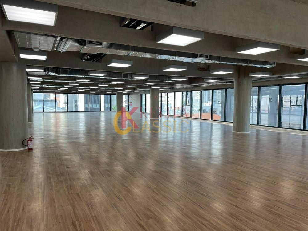 Aluga-se escritórios em Edifício Corporativo totalmente renovado (a partir de 390m² até 2.441m²)