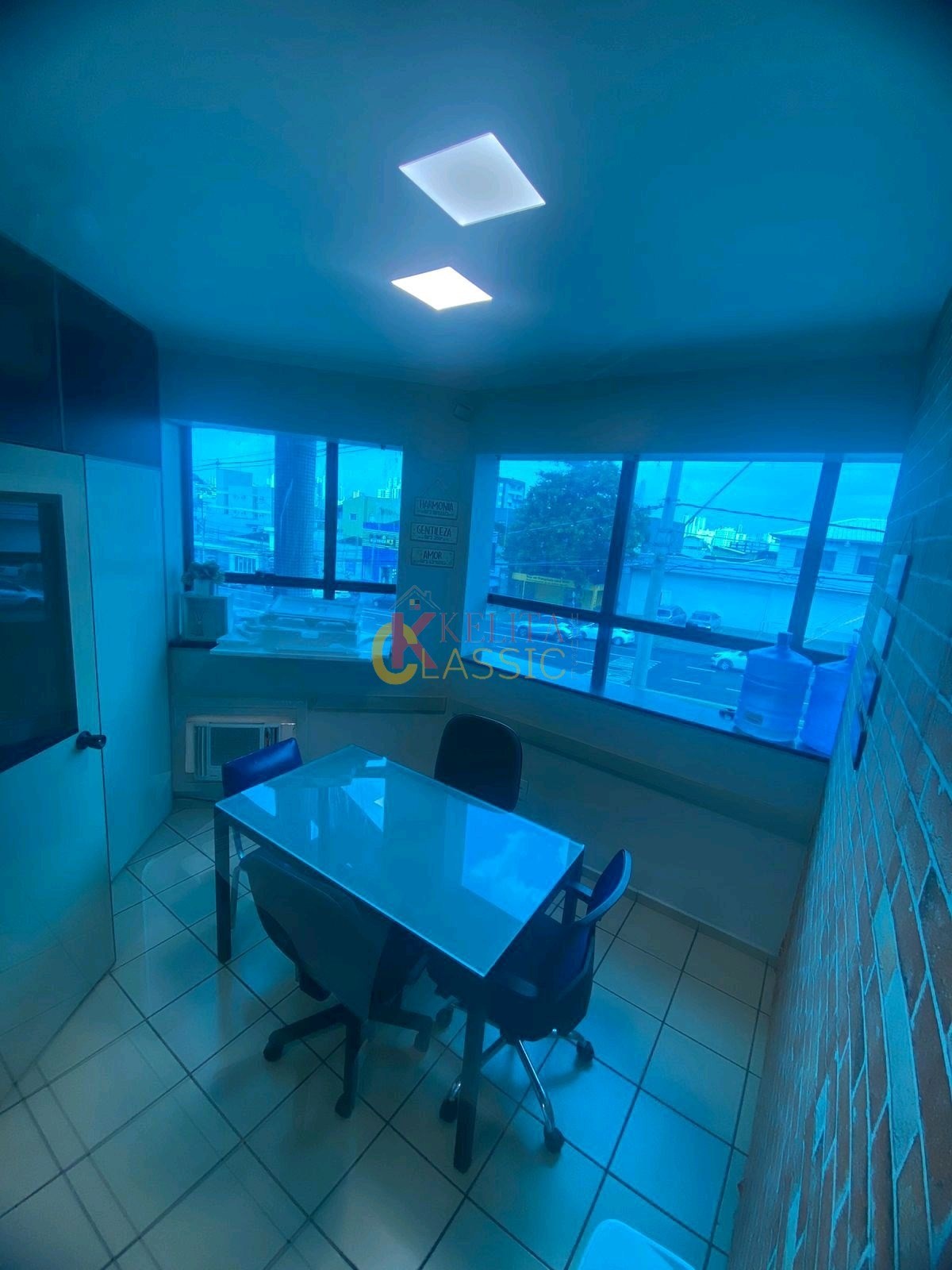 Oportunidade Única: Sala Comercial Pronta e Equipada para Seu Negócio ou Investimento!