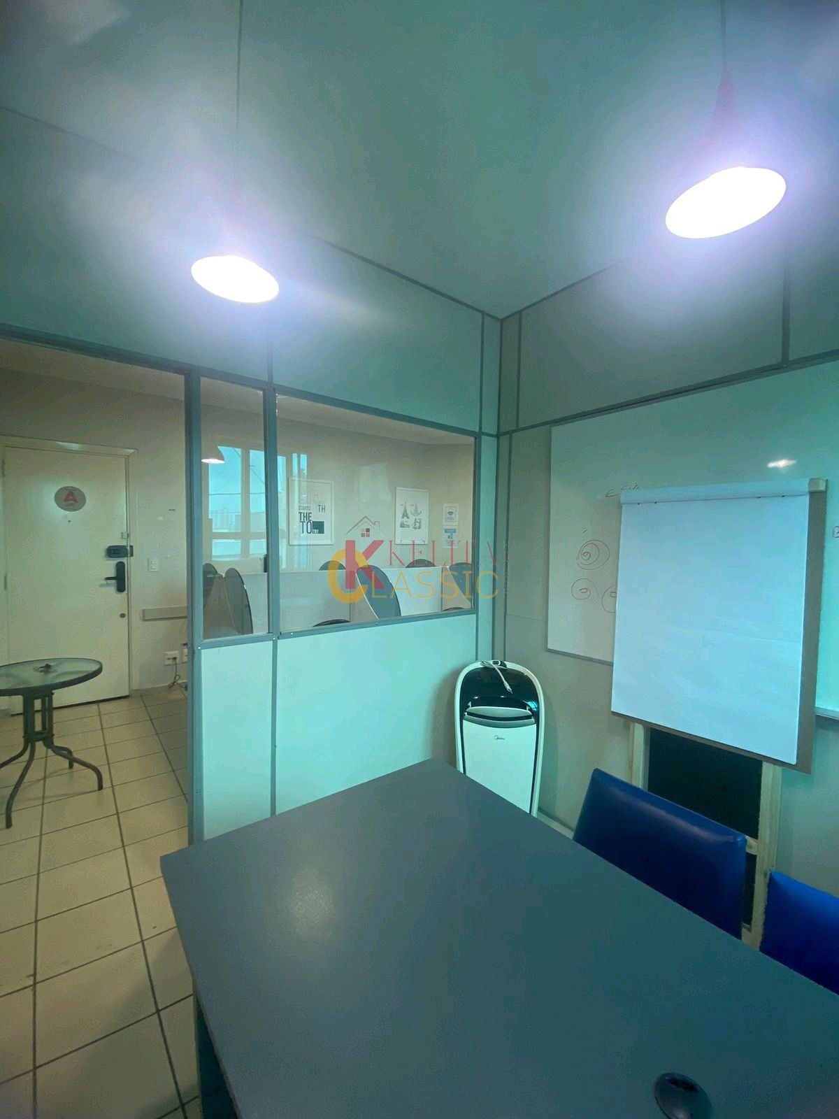 Oportunidade Única: Sala Comercial Pronta e Equipada para Seu Negócio ou Investimento!