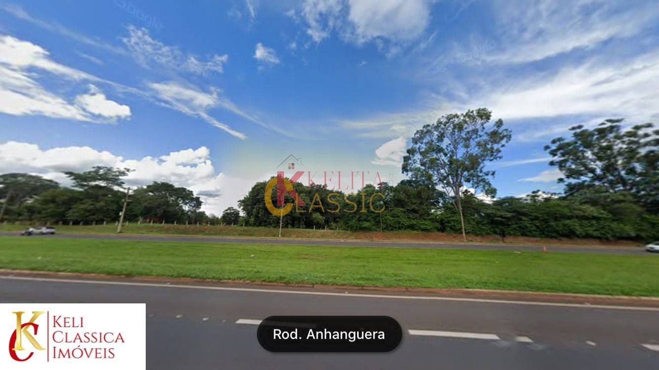 O terreno fica ao lado do Trevo da Rodovia com a Avenida do Aeroporto (Av. Thomaz Alberto Whately). - TE00021