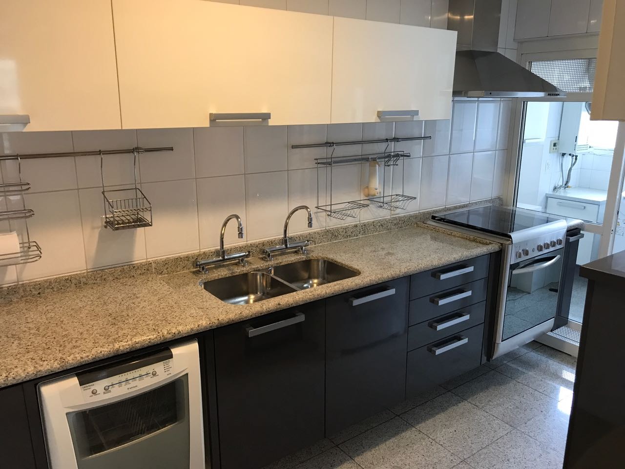 Apartamento com 3 dormitórios para alugar, 103 m² por R$ 7.700/mês - Moema - São Paulo/SP