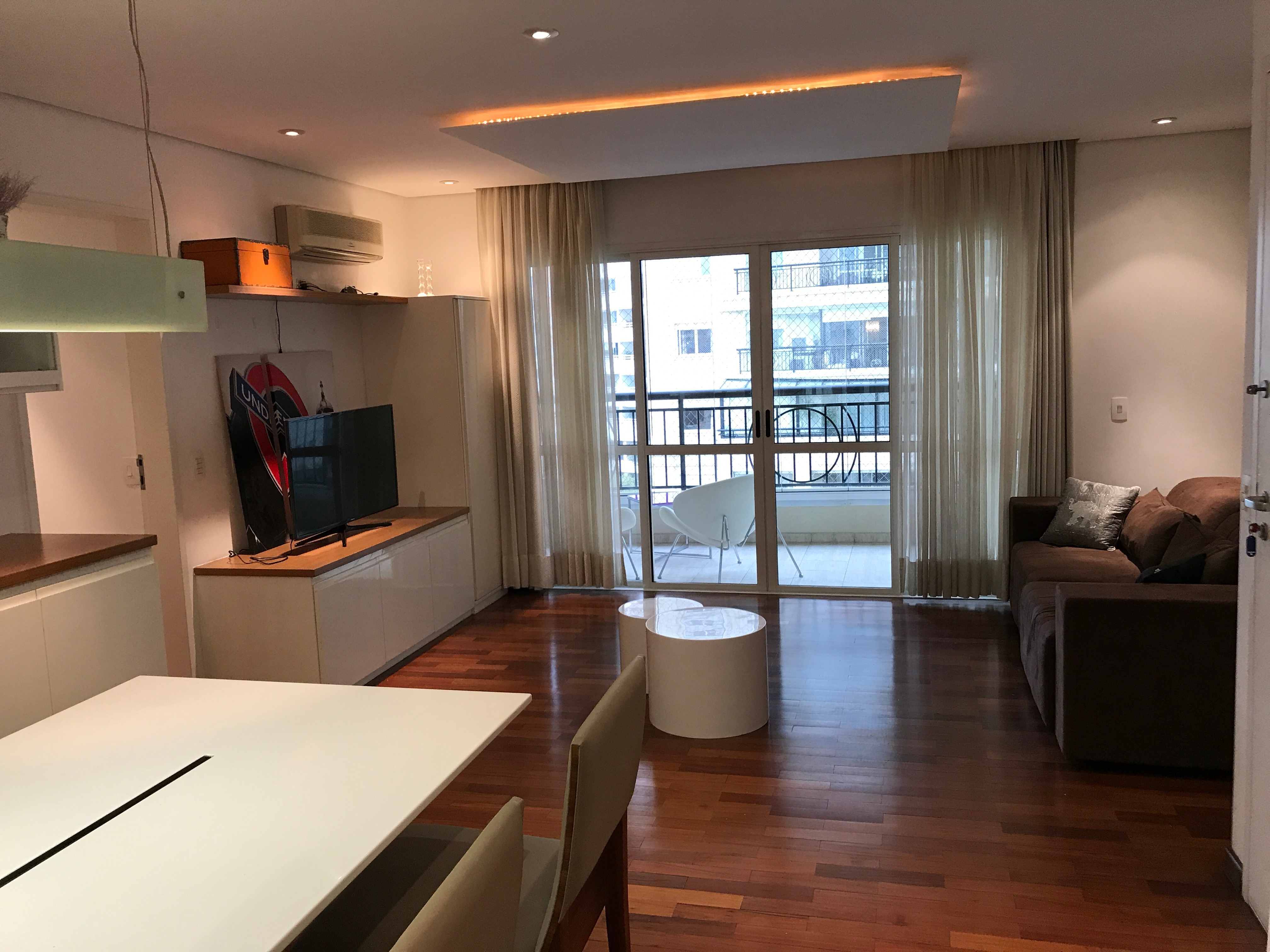 Apartamento com 3 dormitórios para alugar, 103 m² por R$ 7.700/mês - Moema - São Paulo/SP
