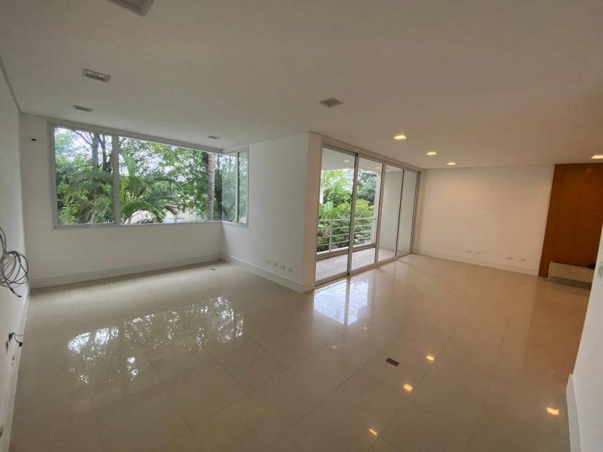 Casa em condominio fechado alto padrão no brookin 4 dorm 4 s