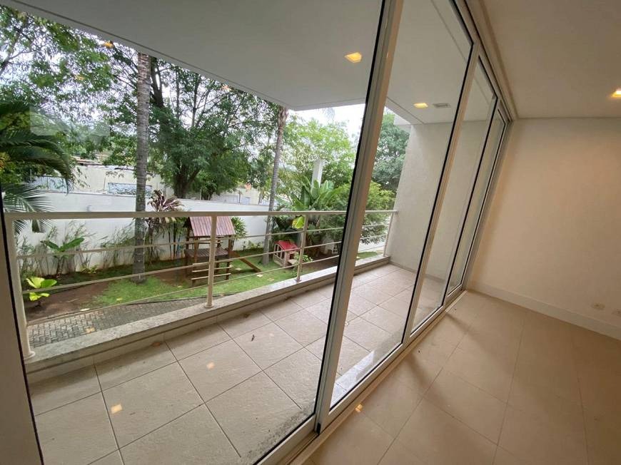 Casa em condominio fechado alto padrão no brookin 4 dorm 4 s