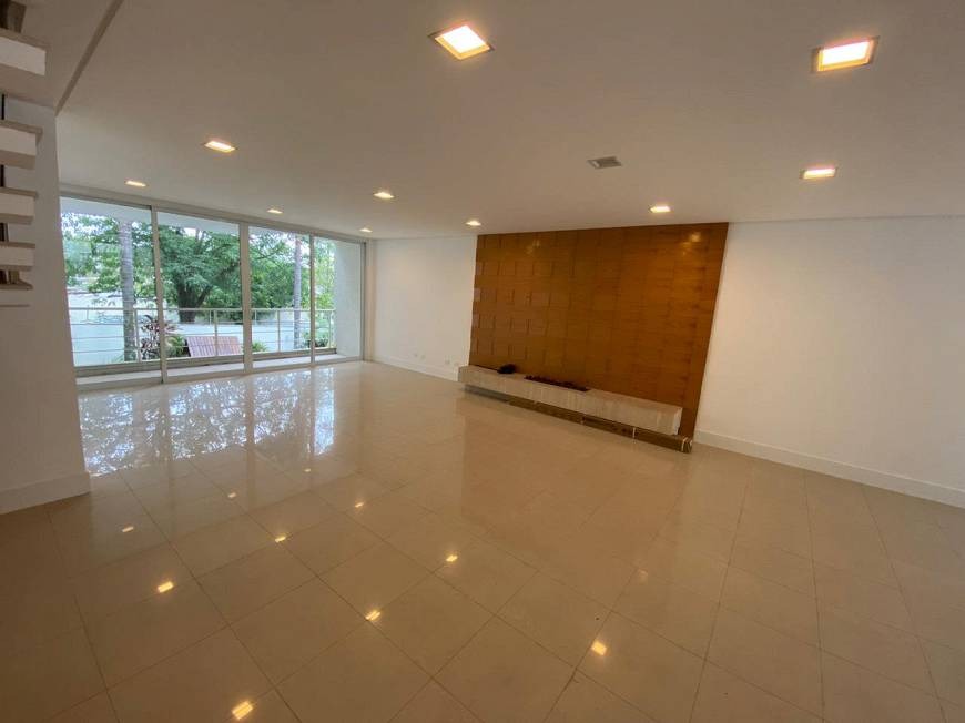 Casa em condominio fechado alto padrão no brookin 4 dorm 4 s