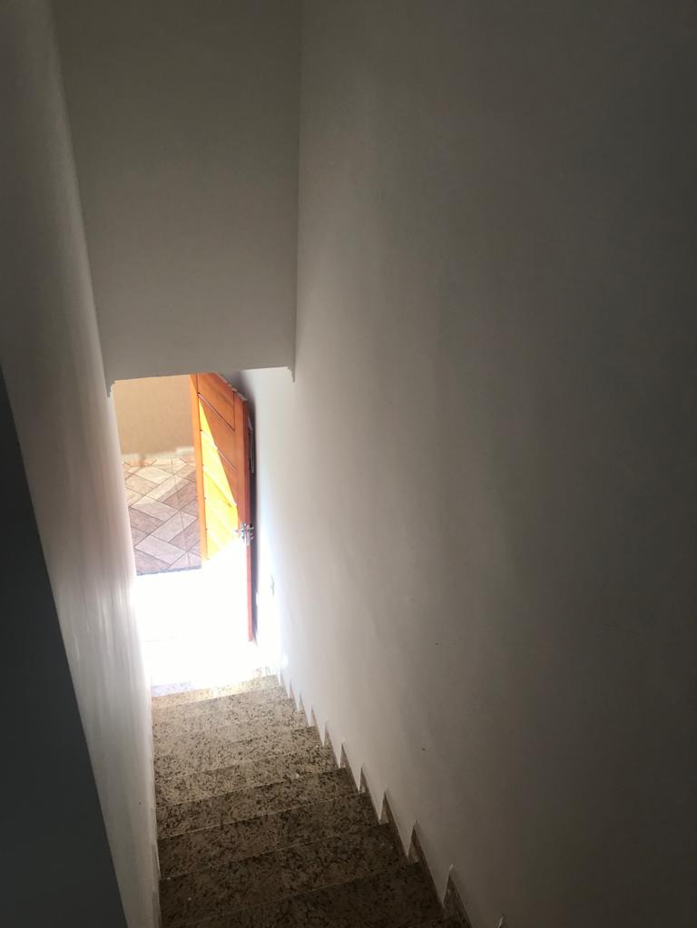 Aconchegante Residência com 2 Dormitórios, Sala e Cozinha
