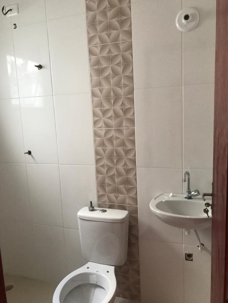 Aconchegante Residência com 2 Dormitórios, Sala e Cozinha