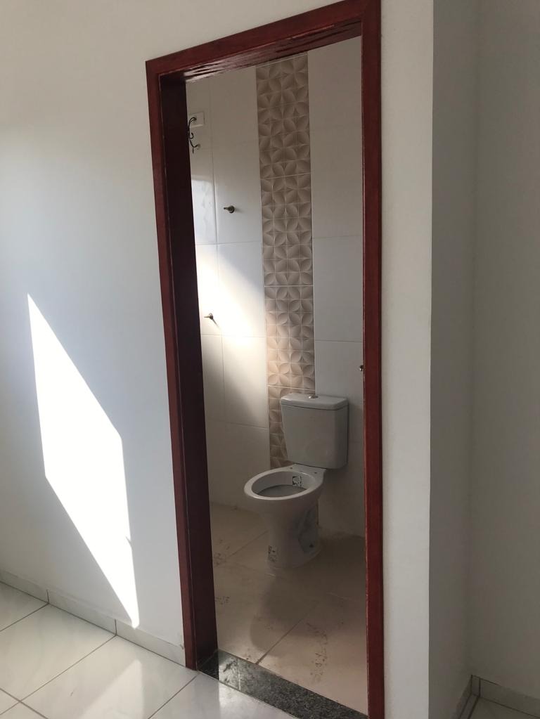 Aconchegante Residência com 2 Dormitórios, Sala e Cozinha